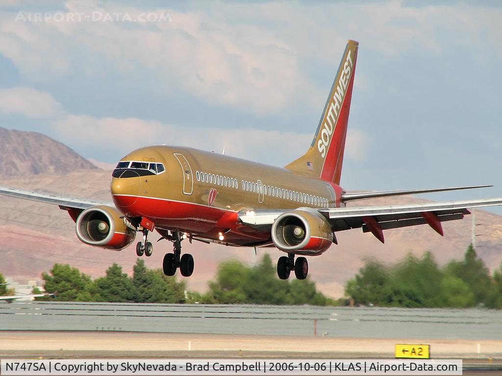 N747SA, 1999 Boeing 737-7H4 C/N 29799, Southwest Airlines / 1999 Boeing 737-7H4