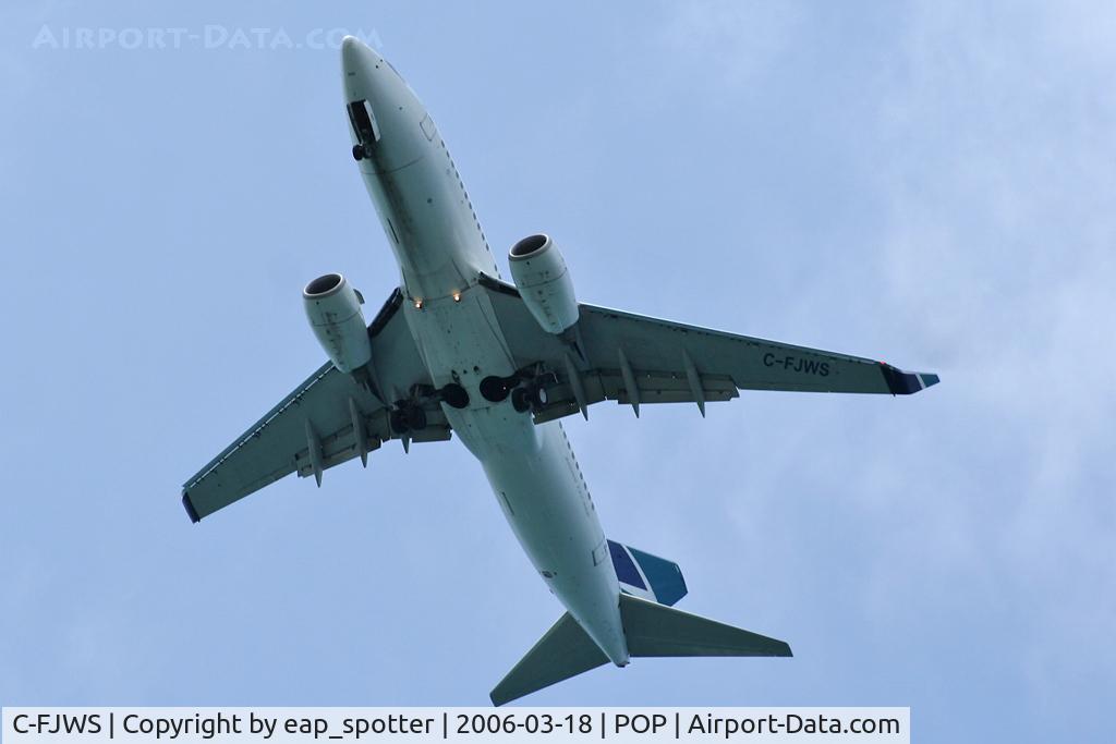 C-FJWS, 2001 Boeing 737-76N C/N 28651, turning final
