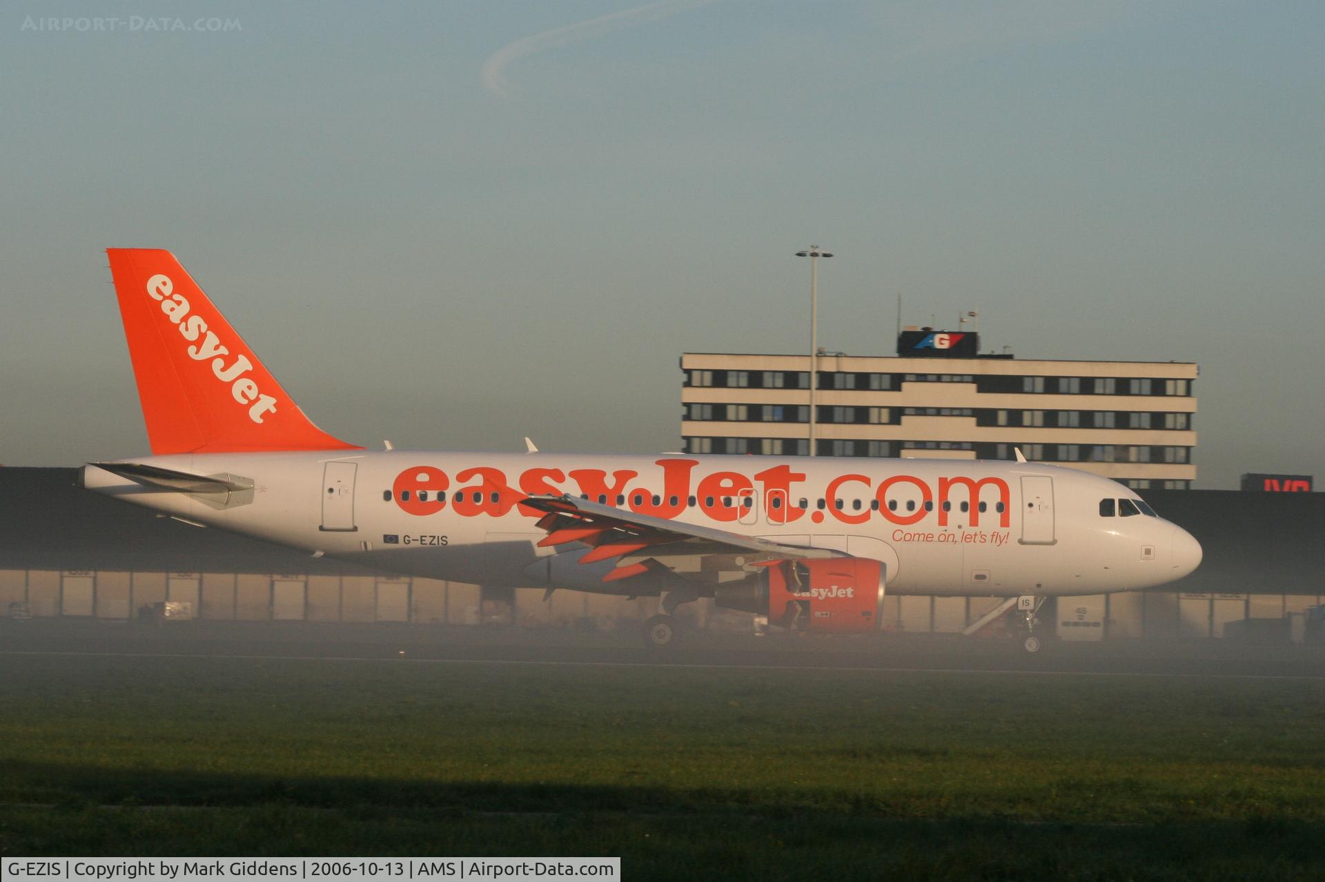 G-EZIS, 2005 Airbus A319-111 C/N 2528, Easyjet A319 in early morning ground mist