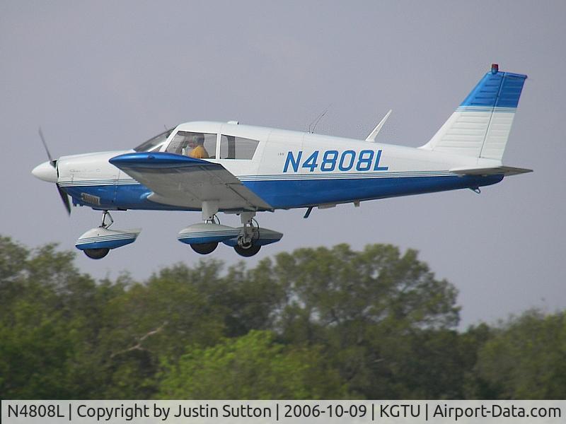N4808L, 1967 Piper PA-28-180 C/N 28-4147, High on final for runway 18 at KGTU