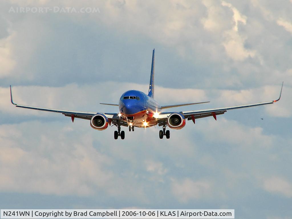 N241WN, 2006 Boeing 737-7H4 C/N 32504, Southwest Airlines / 2006 Boeing 737-7H4