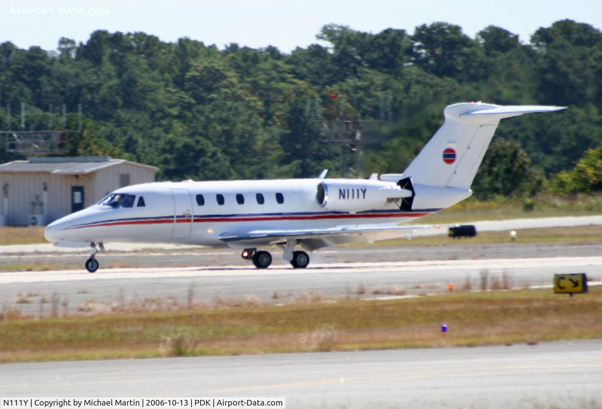 N111Y, 2007 Cessna 680 Citation Sovereign C/N 680-0127, Landing Runway 2R