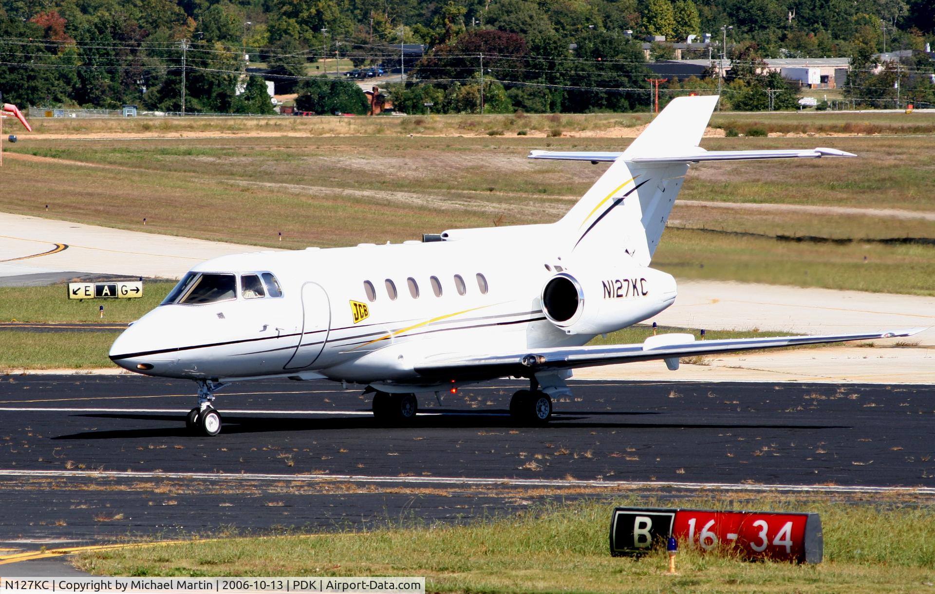 N127KC, 1994 British Aerospace BAe.125-800 C/N 258255, Taxing to Epps Air Service