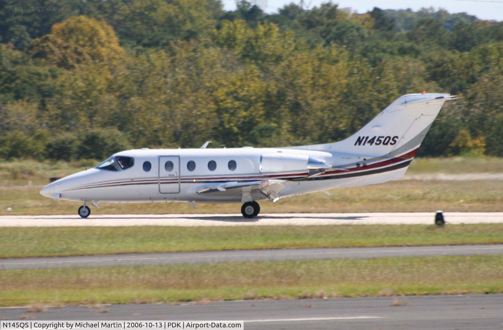 N145QS, Raytheon Aircraft Company 400A C/N RK-421, Landing Runway 2R