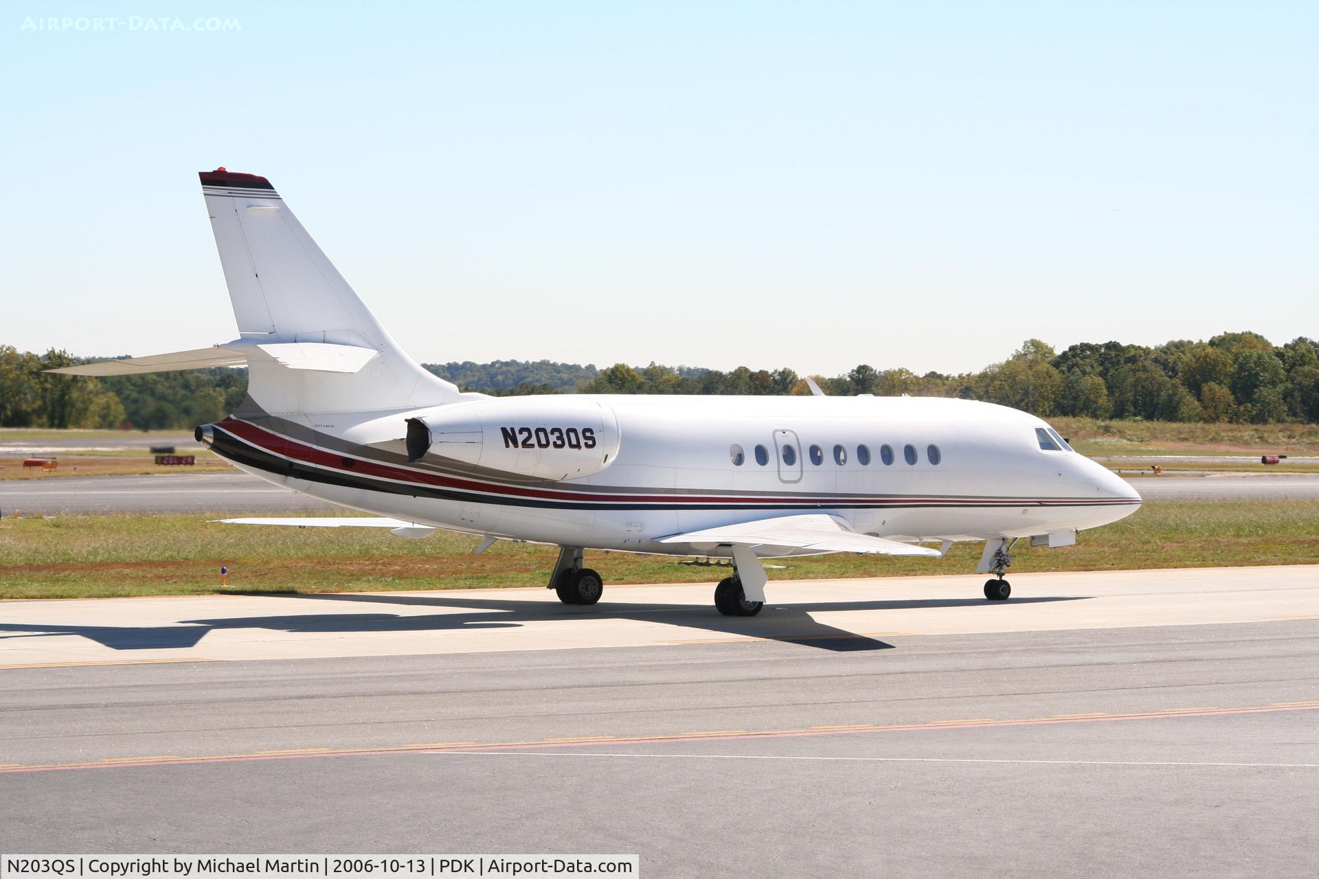 N203QS, 2002 Dassault Falcon 2000 C/N 198, Taxing to Runway 2R