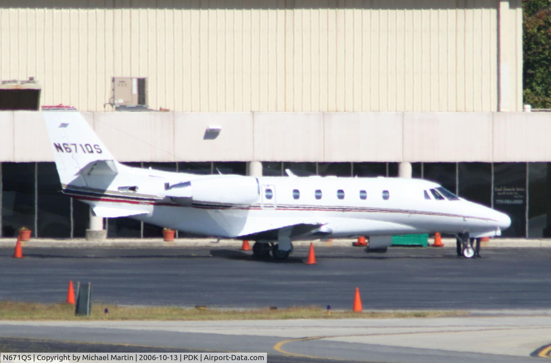 N671QS, 2000 Cessna 560XL C/N 560-5071, Tied down @ Signature Flight Support