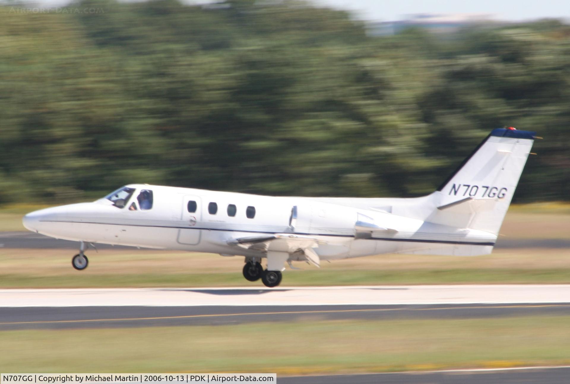 N707GG, 1979 Cessna 501 Citation I/SP C/N 501-0108, Landing Runway 2R