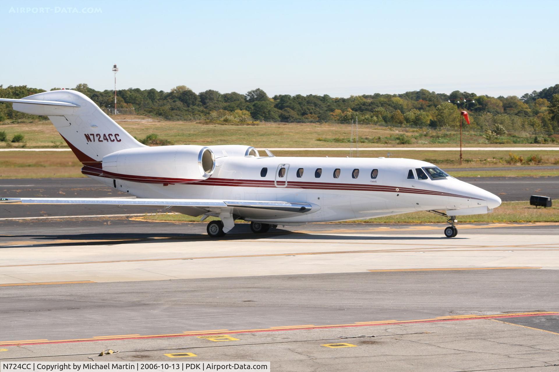 N724CC, 1998 Cessna 750 Citation X Citation X C/N 750-0062, Taxing to Runway 2R