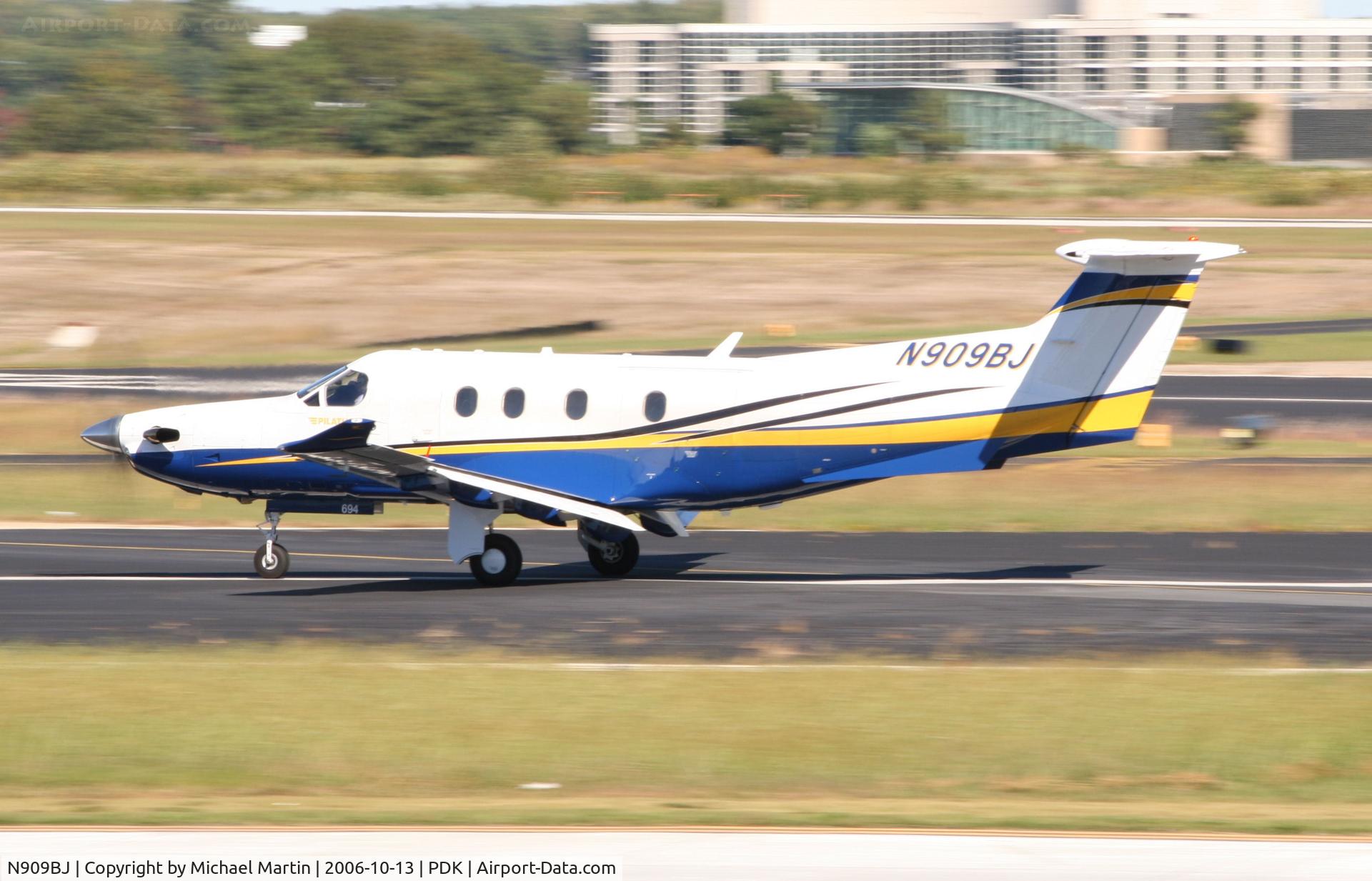 N909BJ, 2006 Pilatus PC-12/47 C/N 694, Landing Runway 34