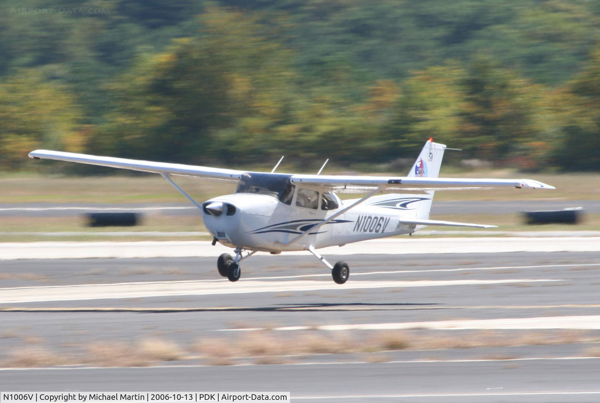 N1006V, 2005 Cessna 172S Skyhawk SP C/N 172S9805, Landing Runway 34