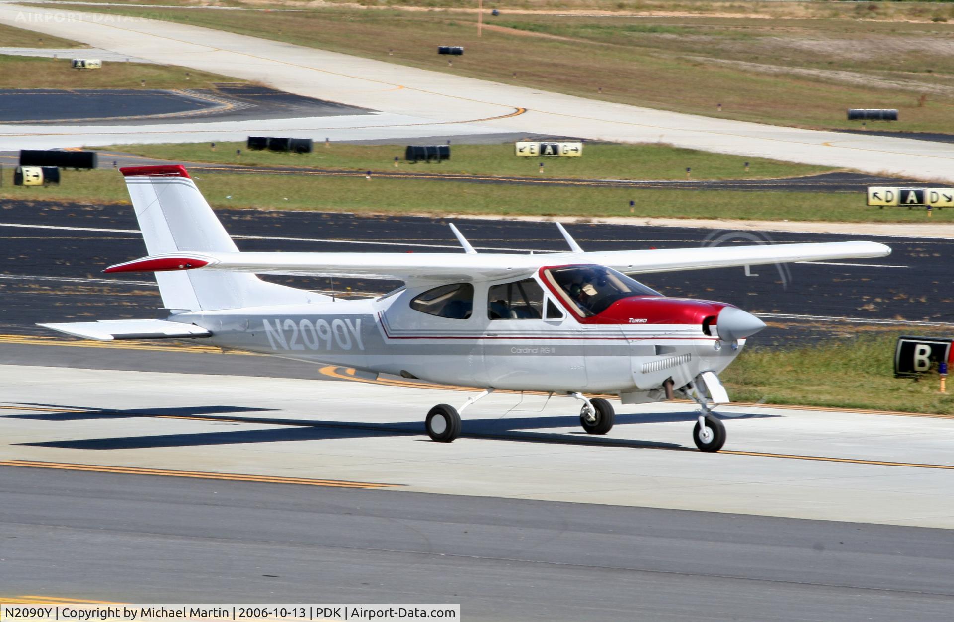 N2090Y, 1976 Cessna 177RG Cardinal C/N 177RG1106, Taxing to Runway 34