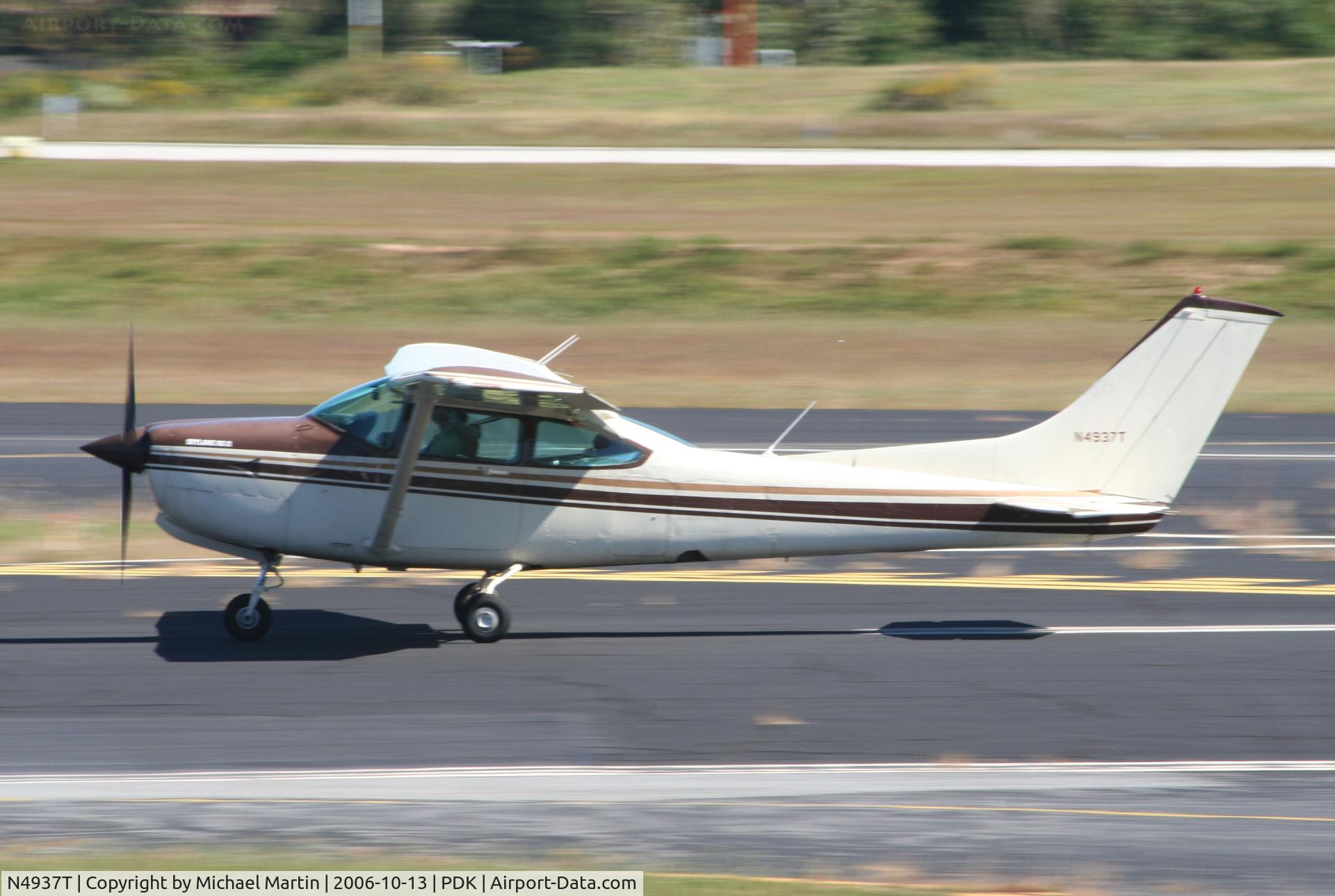 N4937T, 1981 Cessna R182 Skylane RG C/N R18201795, Departing Runway 34