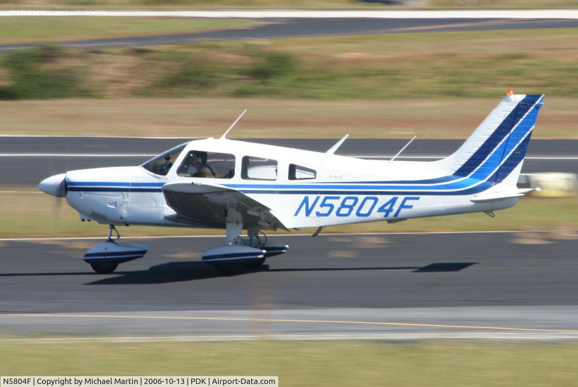 N5804F, 1976 Piper PA-28-181 C/N 28-7790134, Landing Runway 34
