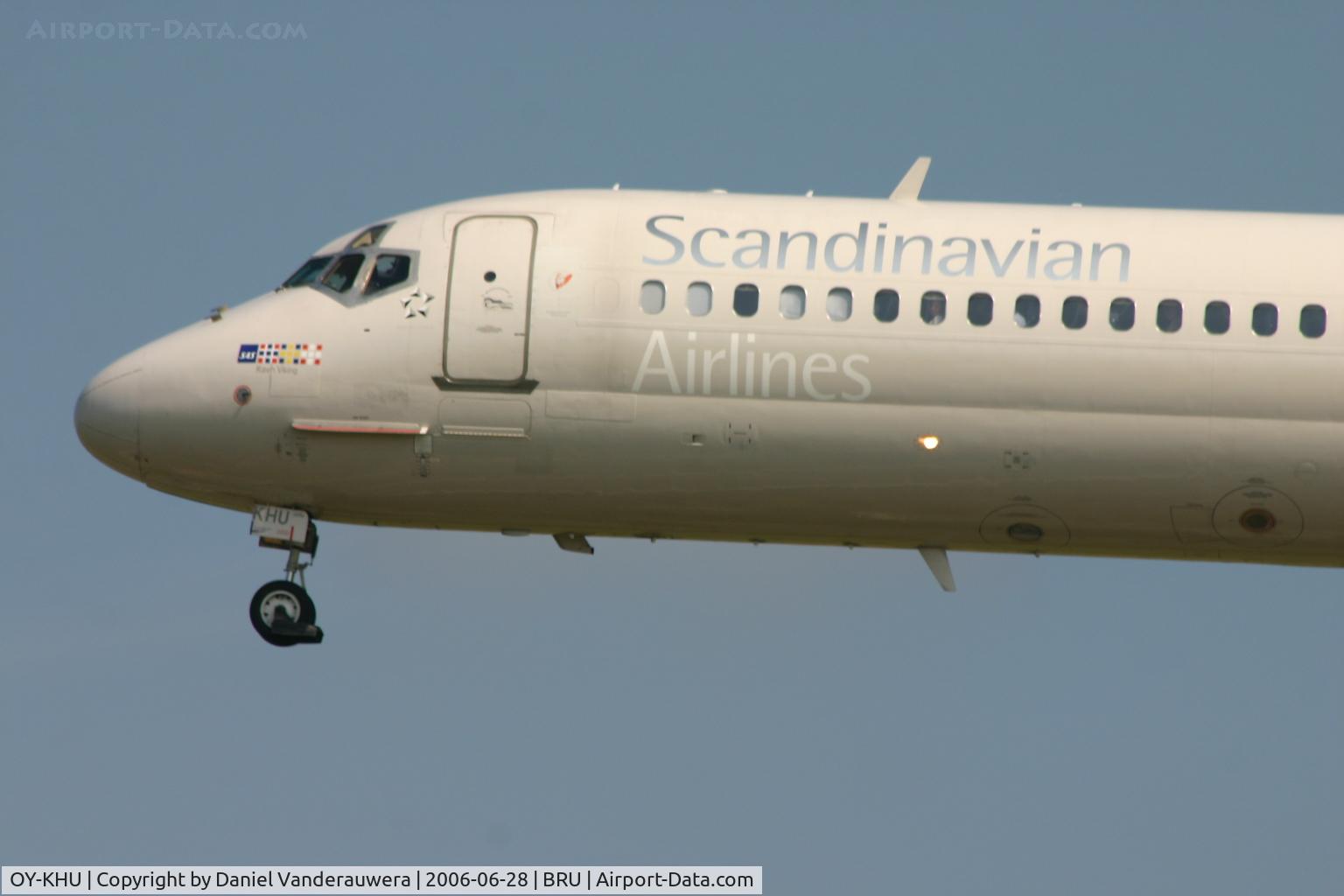 OY-KHU, 1991 McDonnell Douglas MD-87 (DC-9-87) C/N 53336, close-up