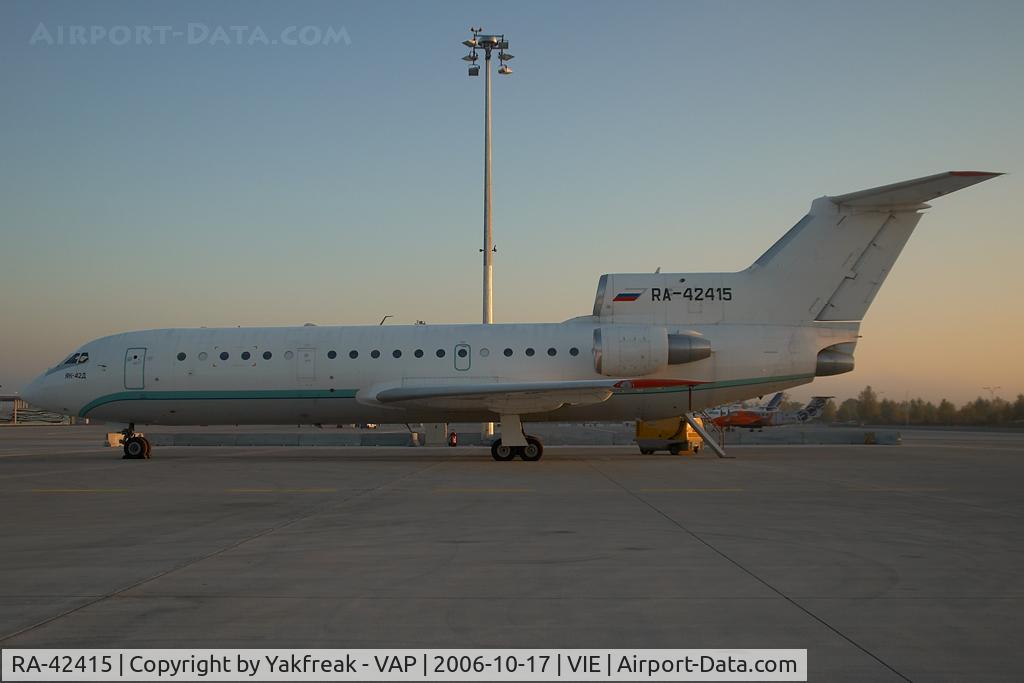 RA-42415, Yakovlev Yak-42D C/N 4520422219089, Karat Yakovlev 42