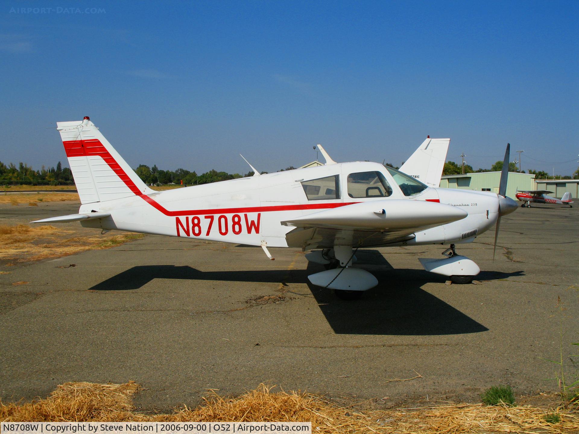 N8708W, 1964 Piper PA-28-235 C/N 28-10241, 1964 piper PA-24-235 @ Sutter County Airport (Yuba City), CA