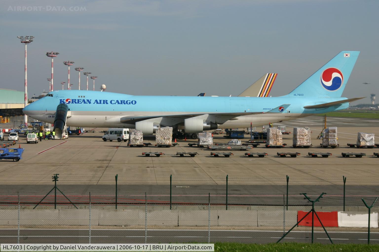 HL7603, 2005 Boeing 747-4B5F/ER/SCD C/N 34302, flight KE6539 is just arrived from Seoul