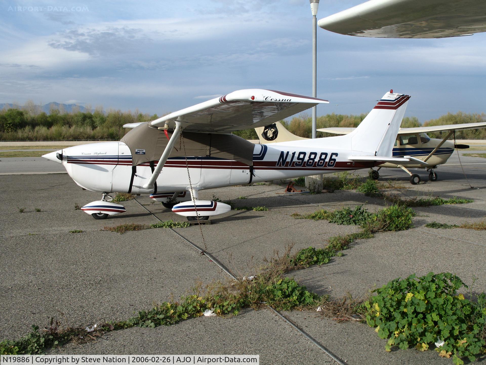 N19886, 1972 Cessna 172M C/N 17260834, 1972 Cessna 172M @ Corona Municipal Airport, CA