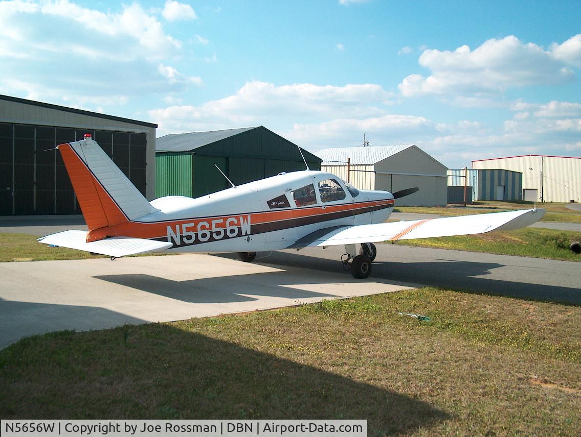 N5656W, 1962 Piper PA-28-160 Cherokee C/N 28-821, Photo from 2006 at KDBN