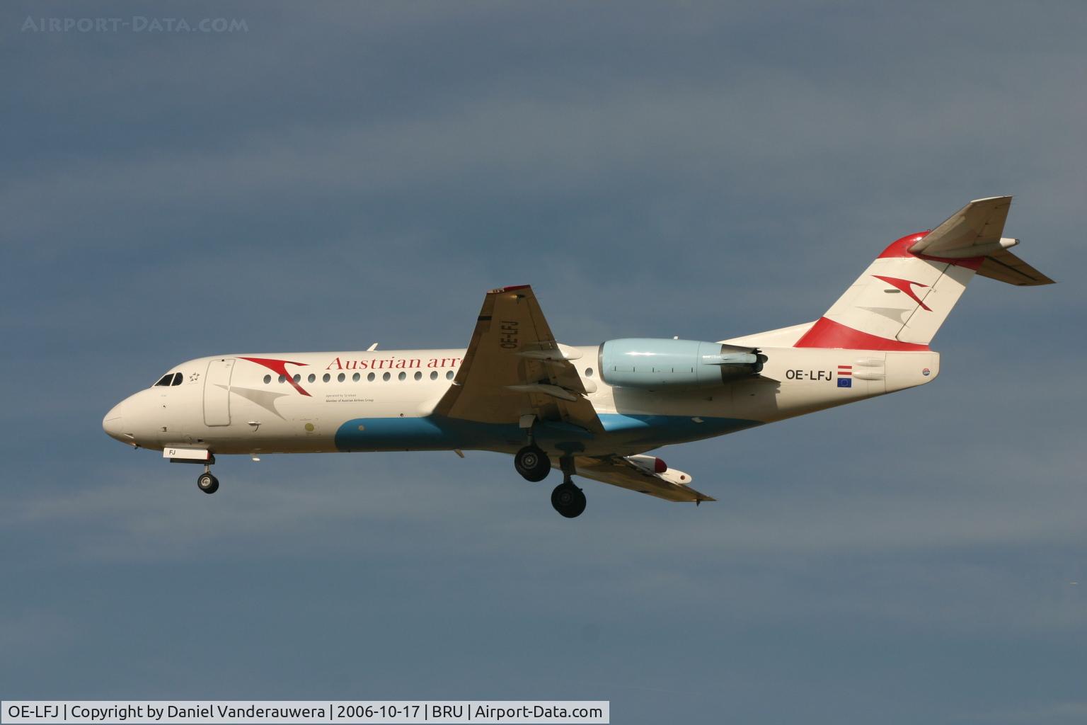 OE-LFJ, 1995 Fokker 70 (F-28-0070) C/N 11532, arrival of flight OS367