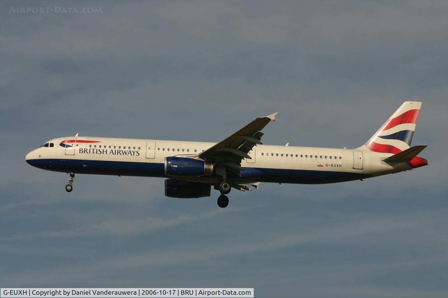 G-EUXH, 2004 Airbus A321-231 C/N 2363, flight BA402 is descending to rwy 25L