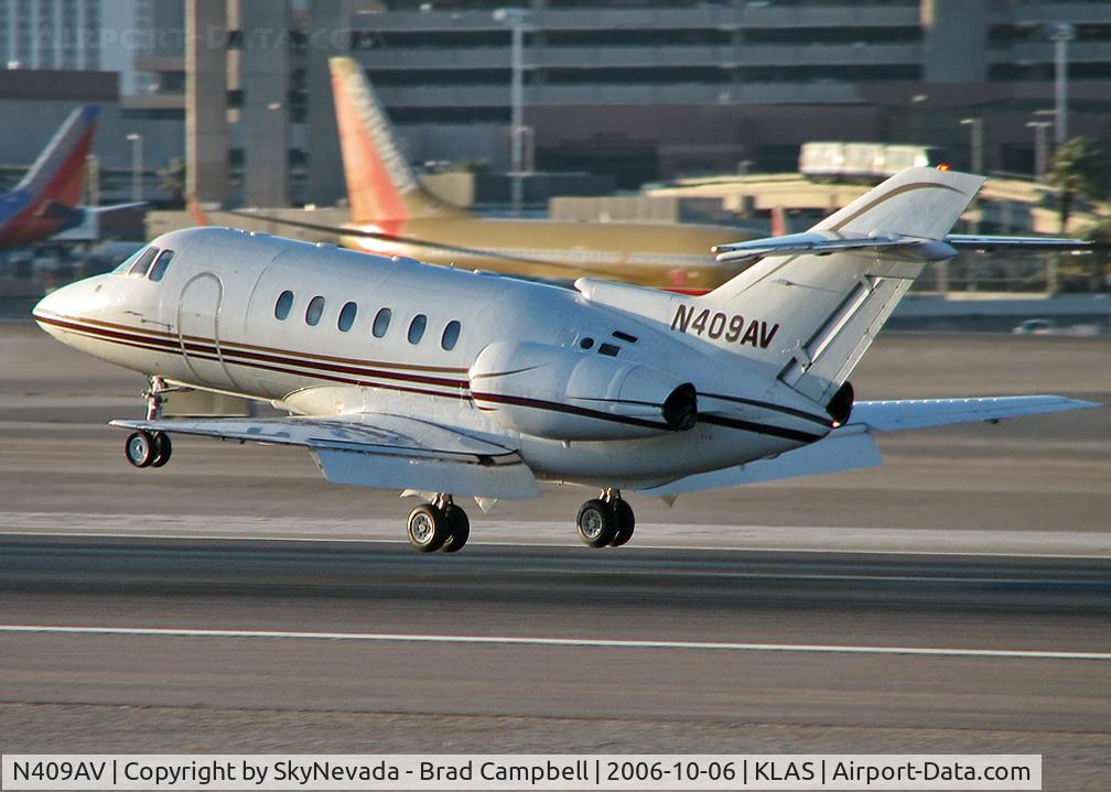 N409AV, 1998 Raytheon Hawker 800XP C/N 258347, Avjet Corp. - Burbank, California / 1998 Raytheon Aircraft Company - (Hawker 800XP)