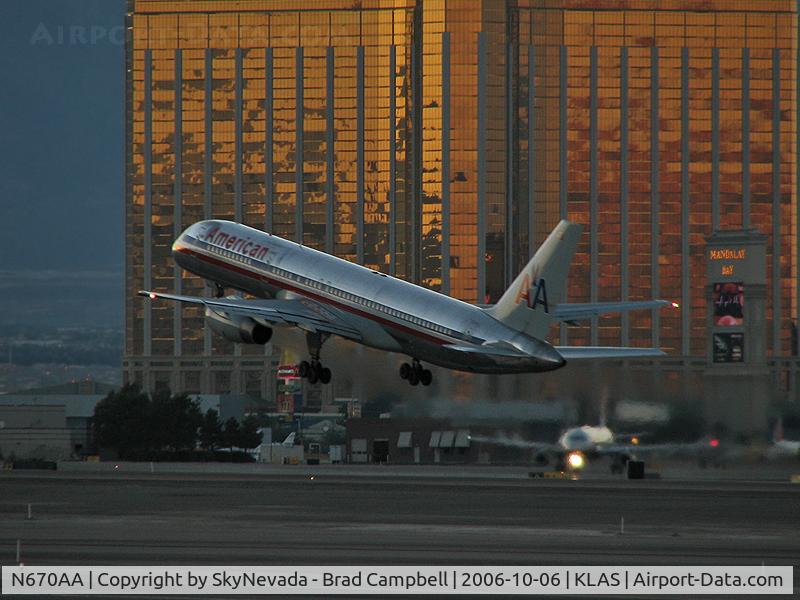 N670AA, 1992 Boeing 757-223 C/N 25335, American Airlines / 1992 Boeing 757-223