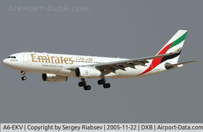 A6-EKV, 1999 Airbus A330-243 C/N 314, Taken at DXB
