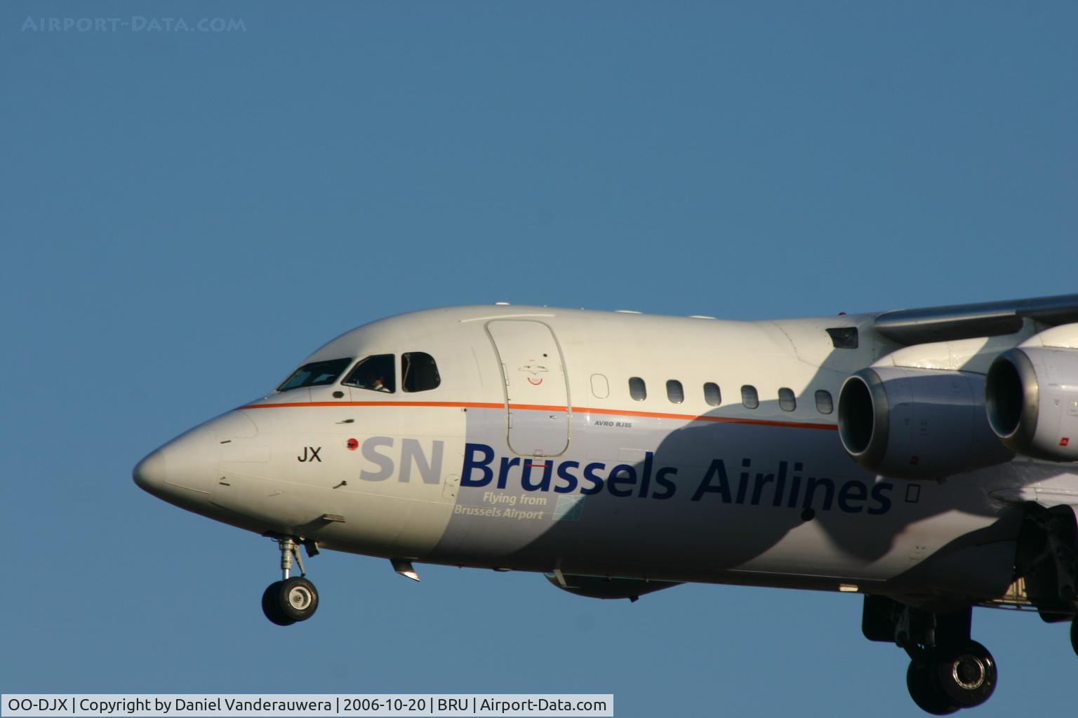 OO-DJX, 1996 British Aerospace Avro 146-RJ85 C/N E.2297, new decal is added