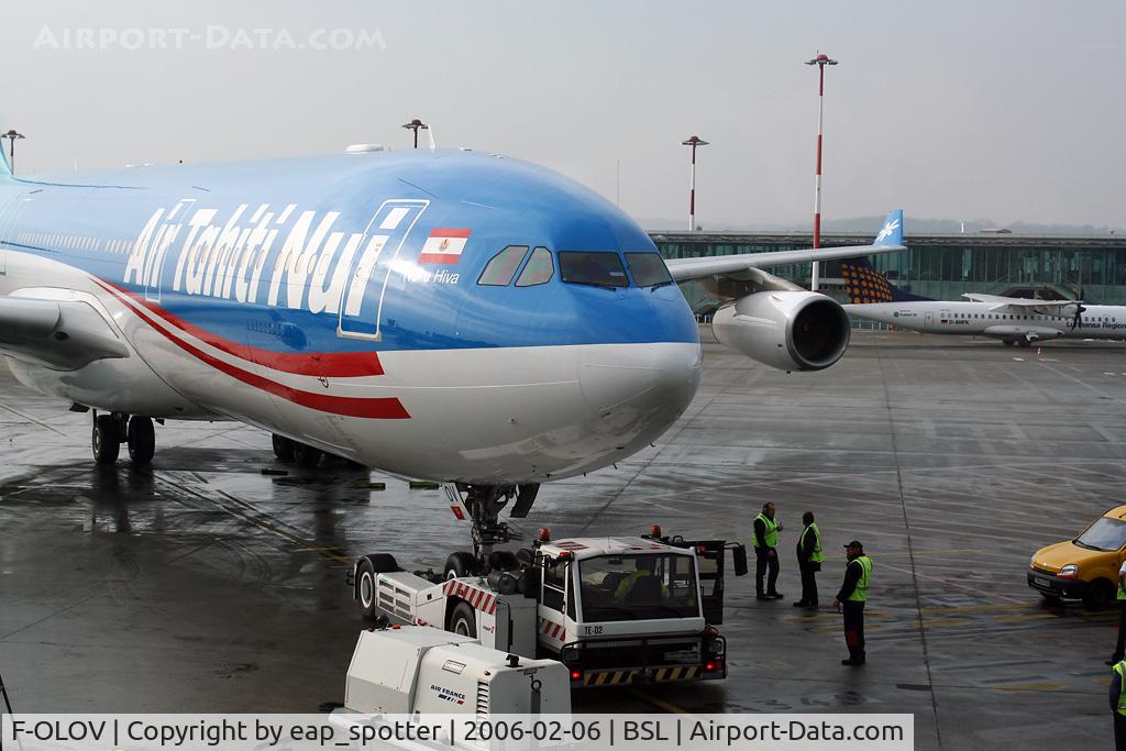 F-OLOV, 2005 Airbus A340-313 C/N 668, push-back for approx 30 feet