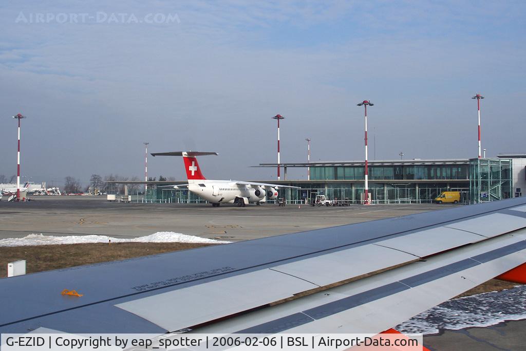 G-EZID, 2005 Airbus A319-111 C/N 2442, this is french-part  of tri-national Airport Switzerland/France and Germany