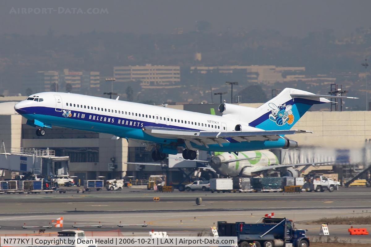 N777KY, 1975 Boeing 727-2B6 C/N 21068, New Orleans Hornets NBA Basketball team plane N777KY departing RWY 25R enroute to Reno Tahoe Int'l (KRNO). They will be playing a pre-season game against the Sacramento Kings at the Lawlor Events Center in Reno, NV on Oct 22nd.