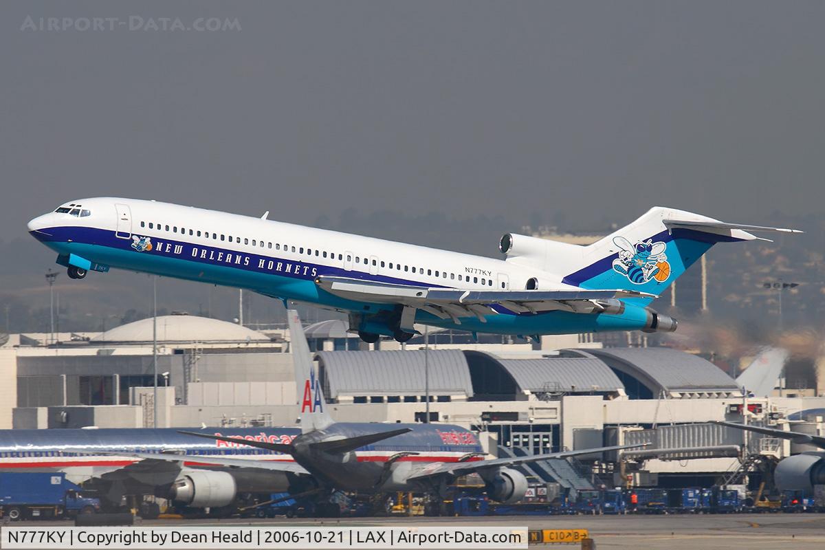N777KY, 1975 Boeing 727-2B6 C/N 21068, New Orleans Hornets NBA Basketball team plane N777KY departing RWY 25R enroute to Reno Tahoe Int'l (KRNO). They will be playing a pre-season game against the Sacramento Kings at the Lawlor Events Center in Reno, NV on Oct 22nd.