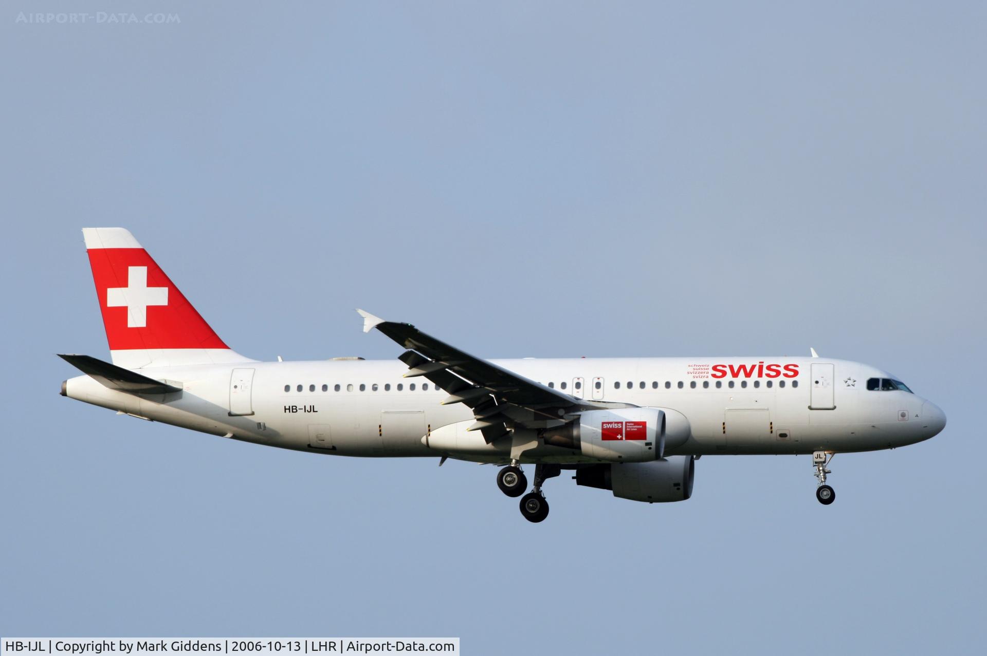 HB-IJL, 1996 Airbus A320-214 C/N 603, Airbus A320 Swiss landing 27R at Heathrow