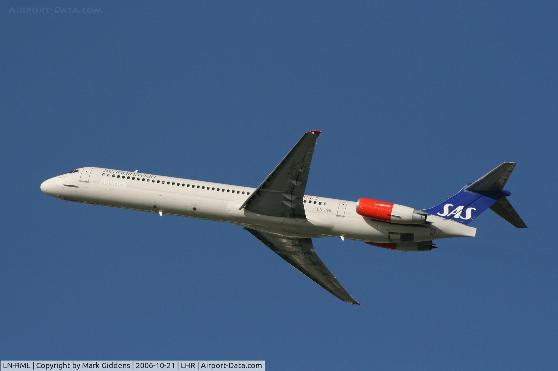 LN-RML, 1991 McDonnell Douglas MD-82 (DC-9-82) C/N 53002, SAS  MD-82 departing London Heathrow