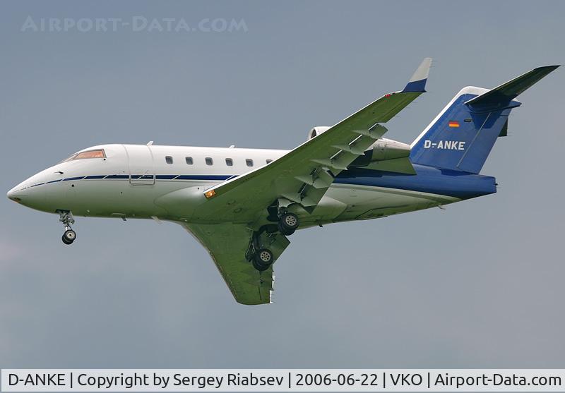 D-ANKE, 2001 Bombardier Challenger 604 (CL-600-2B16) C/N 5494, Before landing at VKO