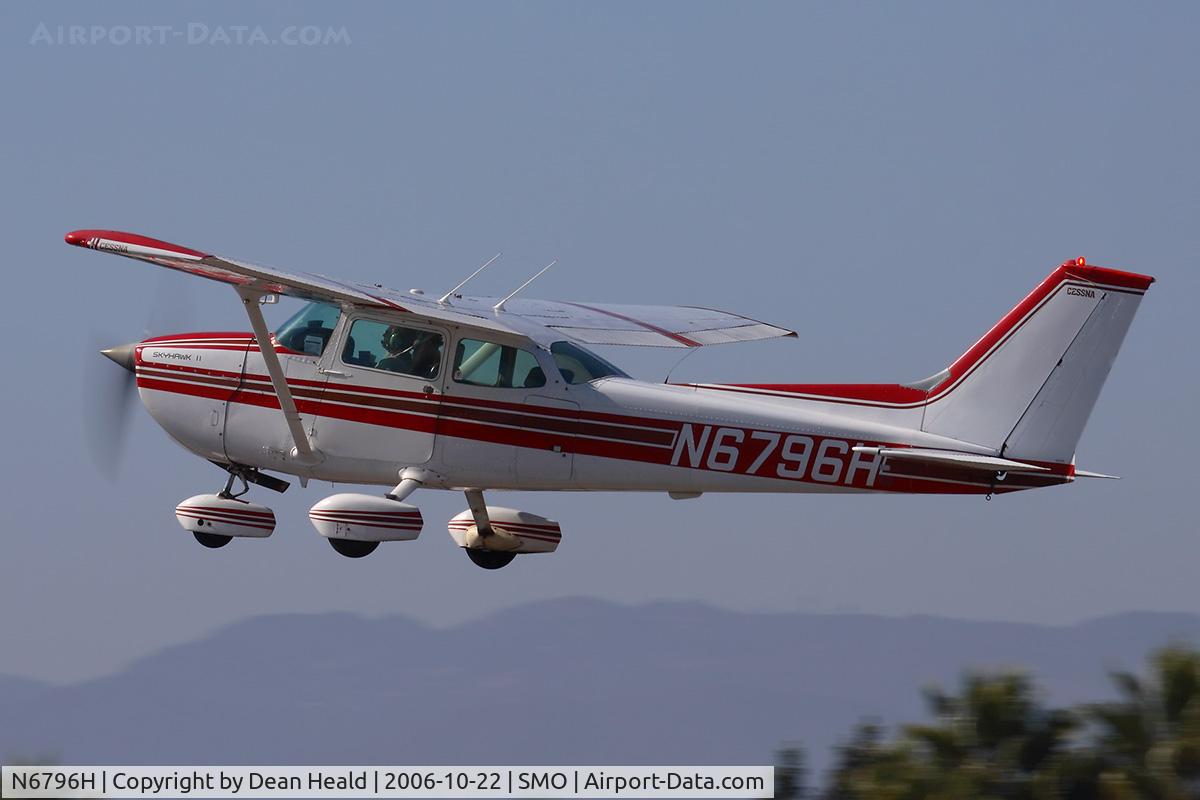 N6796H, 1975 Cessna 172M C/N 17265584, 1975 Cessna 172M N6796H climbing out from RWY 21 at Santa Monica Municipal Airport (KSMO) - Santa Monica, California.