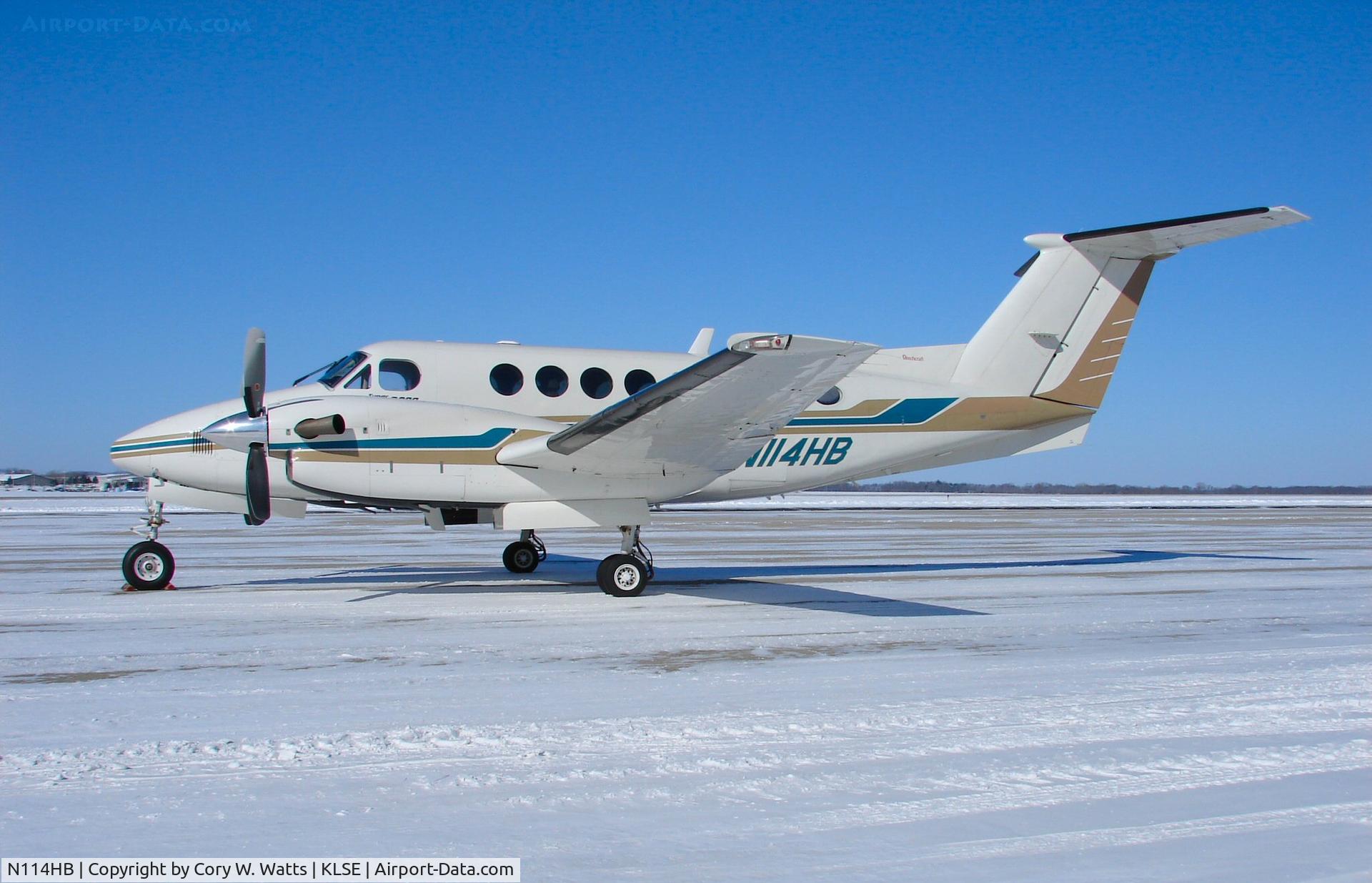 N114HB, 1996 Raytheon B200 King Air C/N BB-1533, on the ramp of KLSE