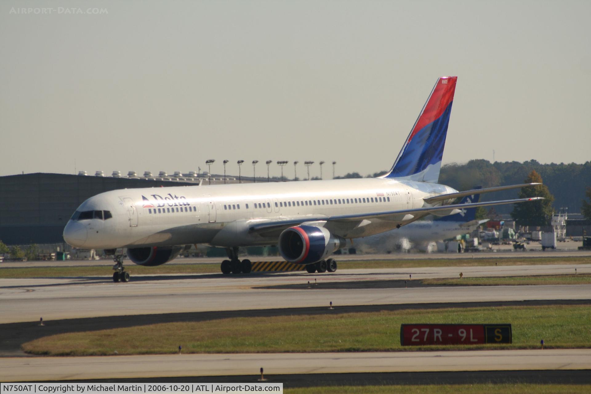 N750AT, 1984 Boeing 757-212 C/N 23126, Taxing to Terminal