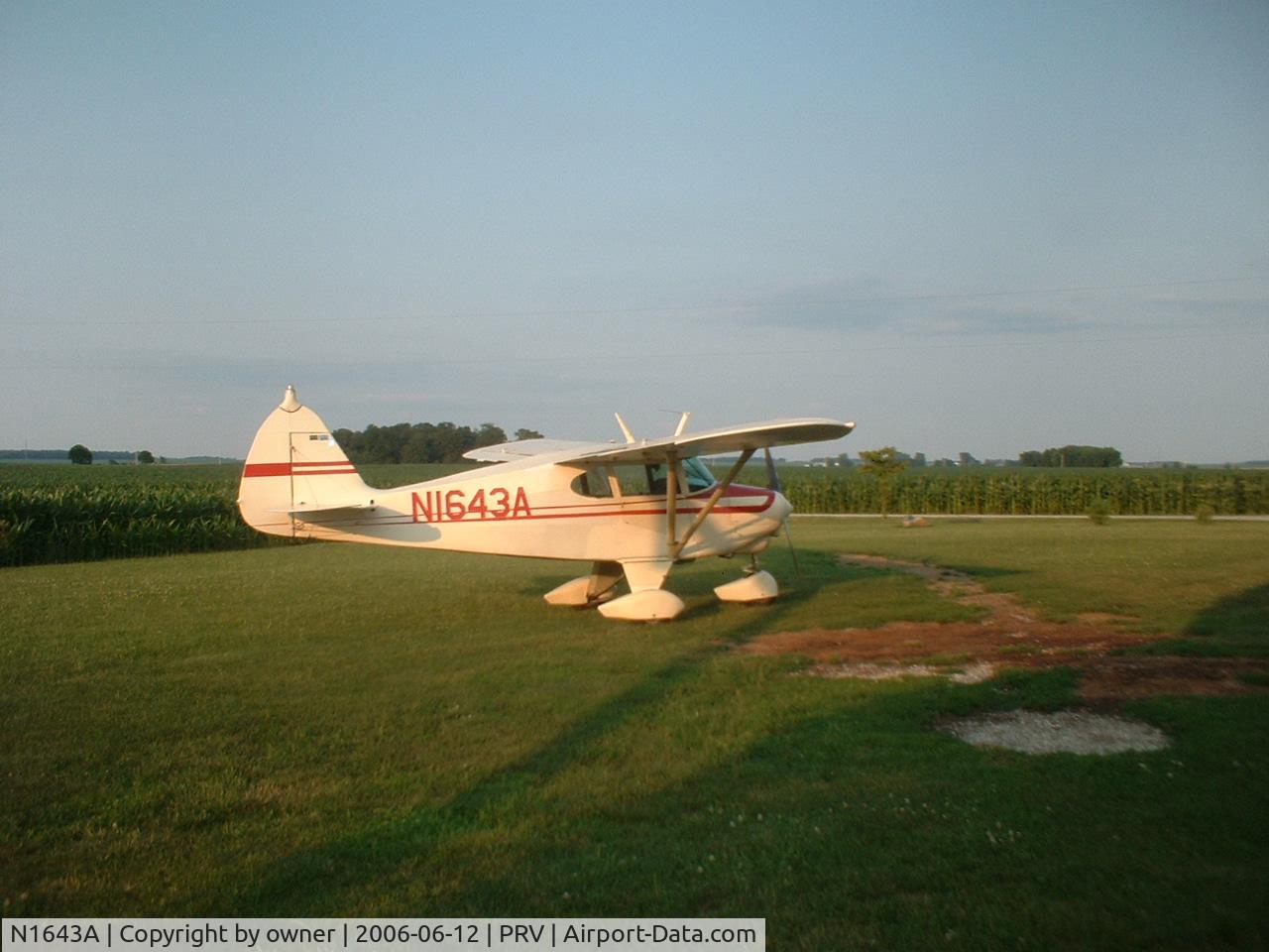 N1643A, 1952 Piper PA-22 C/N 22-405, on the farm strip