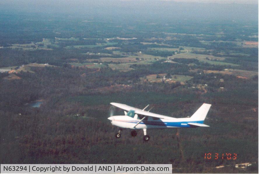 N63294, 1975 Cessna 150M C/N 15077234, Flight over Hartwell Lake