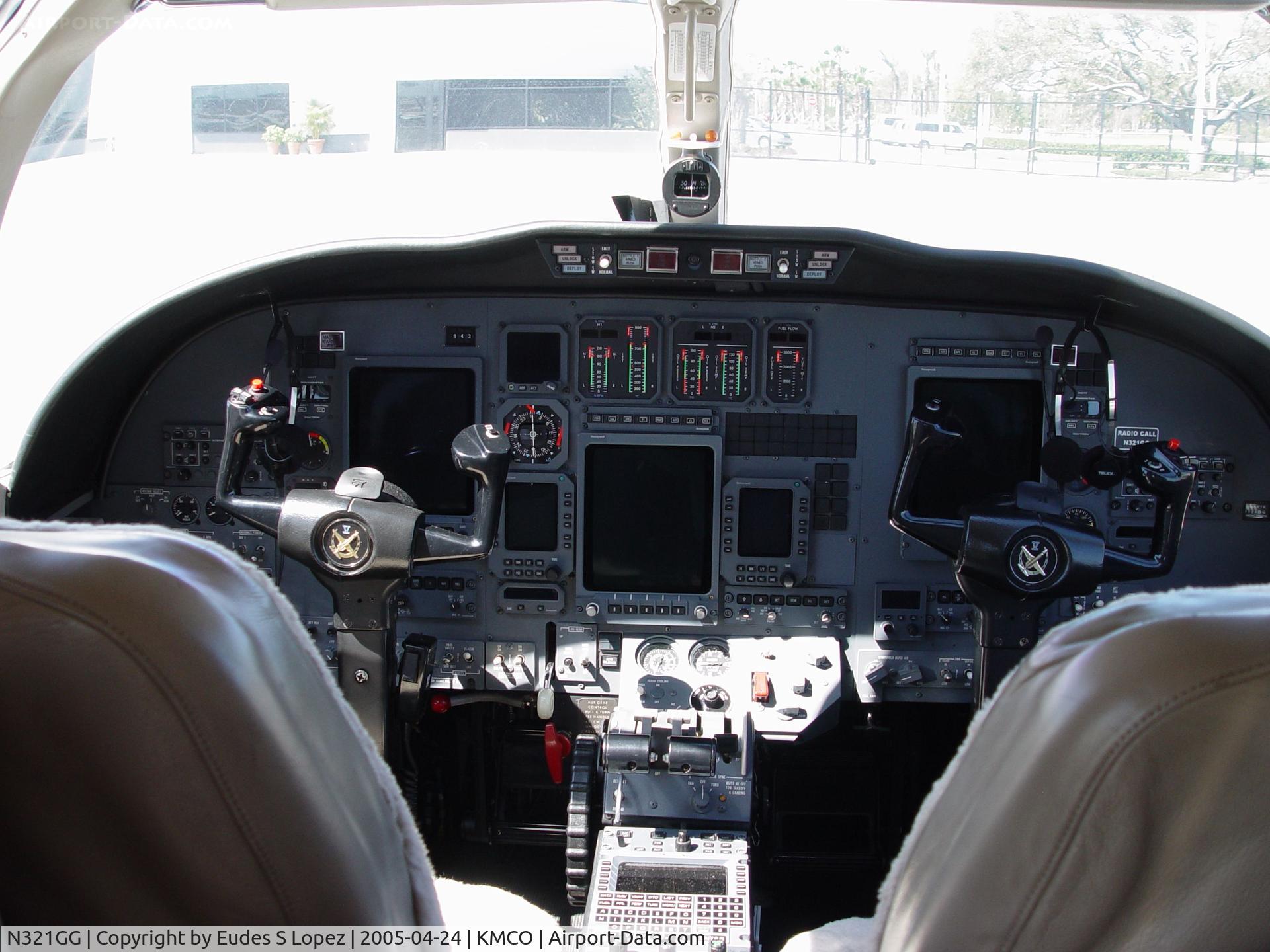 N321GG, 1998 Cessna 560 Citation Ultra C/N 560-0474, COCKPIT