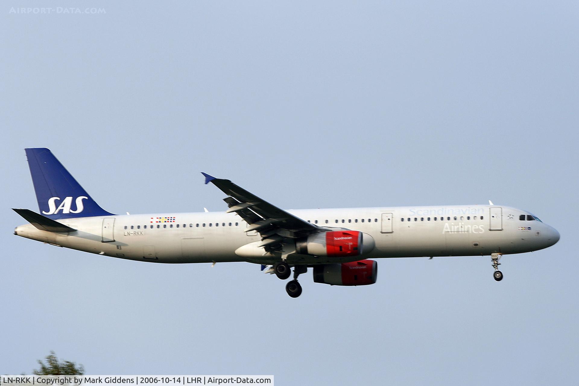 LN-RKK, 2002 Airbus A321-232 C/N 1848, LN-RKK Airbus A321-232 SAS landing on runway 09L