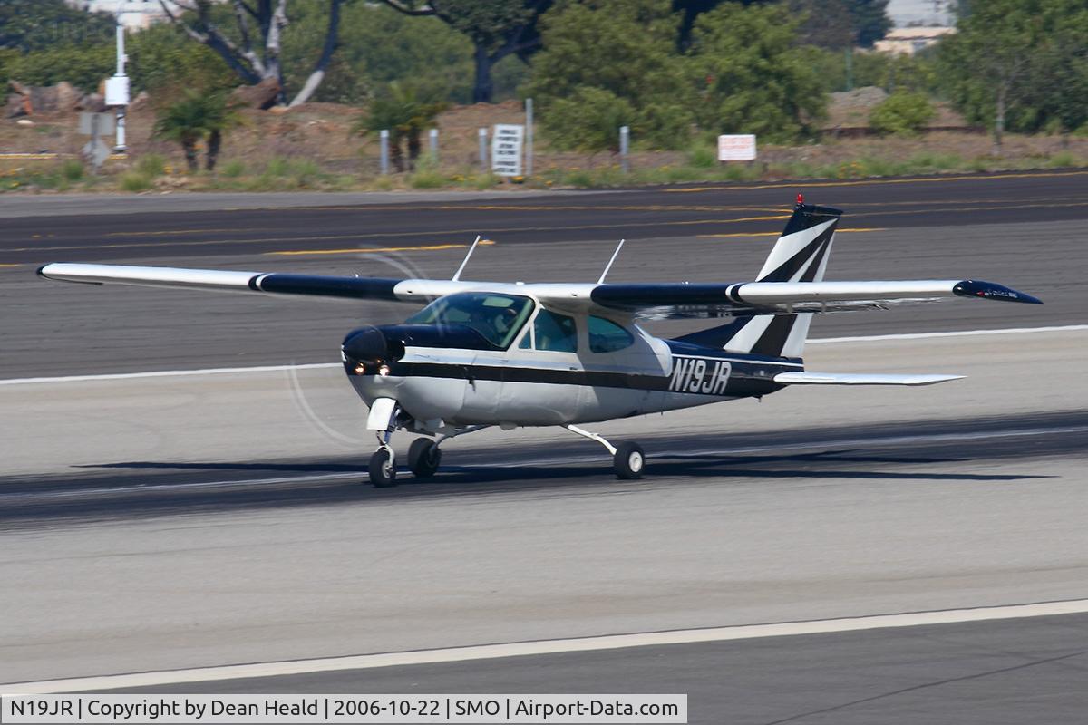 N19JR, 1973 Cessna 177RG Cardinal C/N 177RG0314, 1973 Cessna 177RG Cardinal RG N19JR starting takeoff roll on RWY 21.