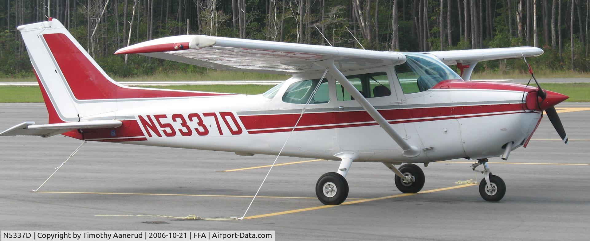 N5337D, 1979 Cessna 172N C/N 17272526, Parked at First Flight Airport, Kitty Hawk, NC; Registration data says it's a 1979 172N, but the paint job mimics the 1983 172Q, the 180 hp Cutlass