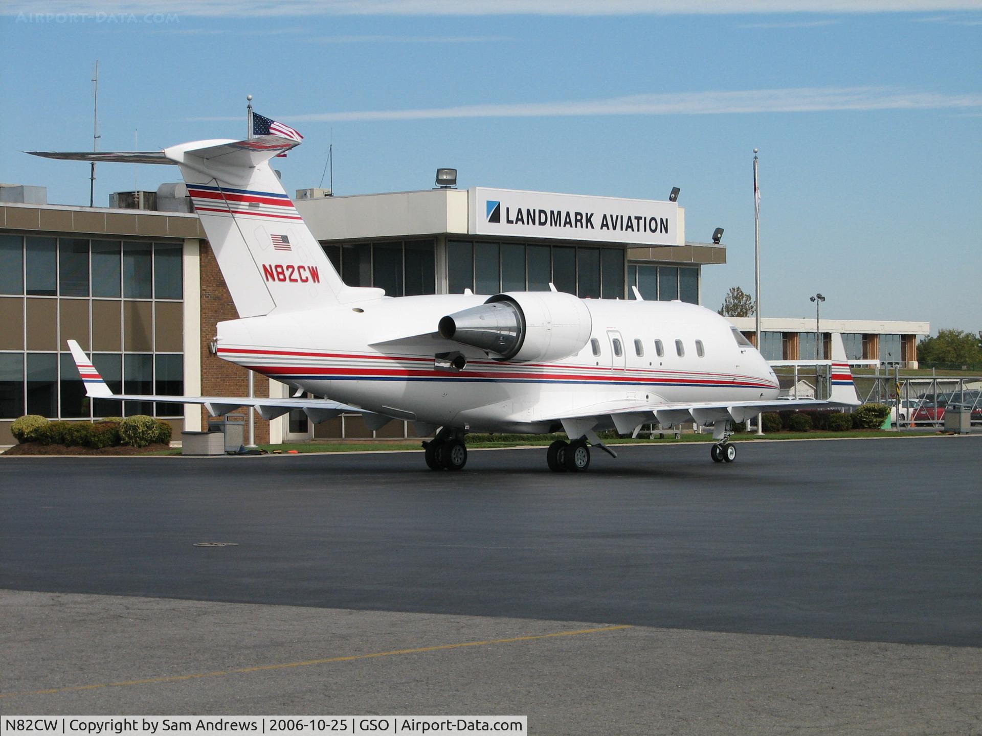 N82CW, 1998 Bombardier Challenger 604 (CL-600-2B16) C/N 5395, Pretty Bombardier