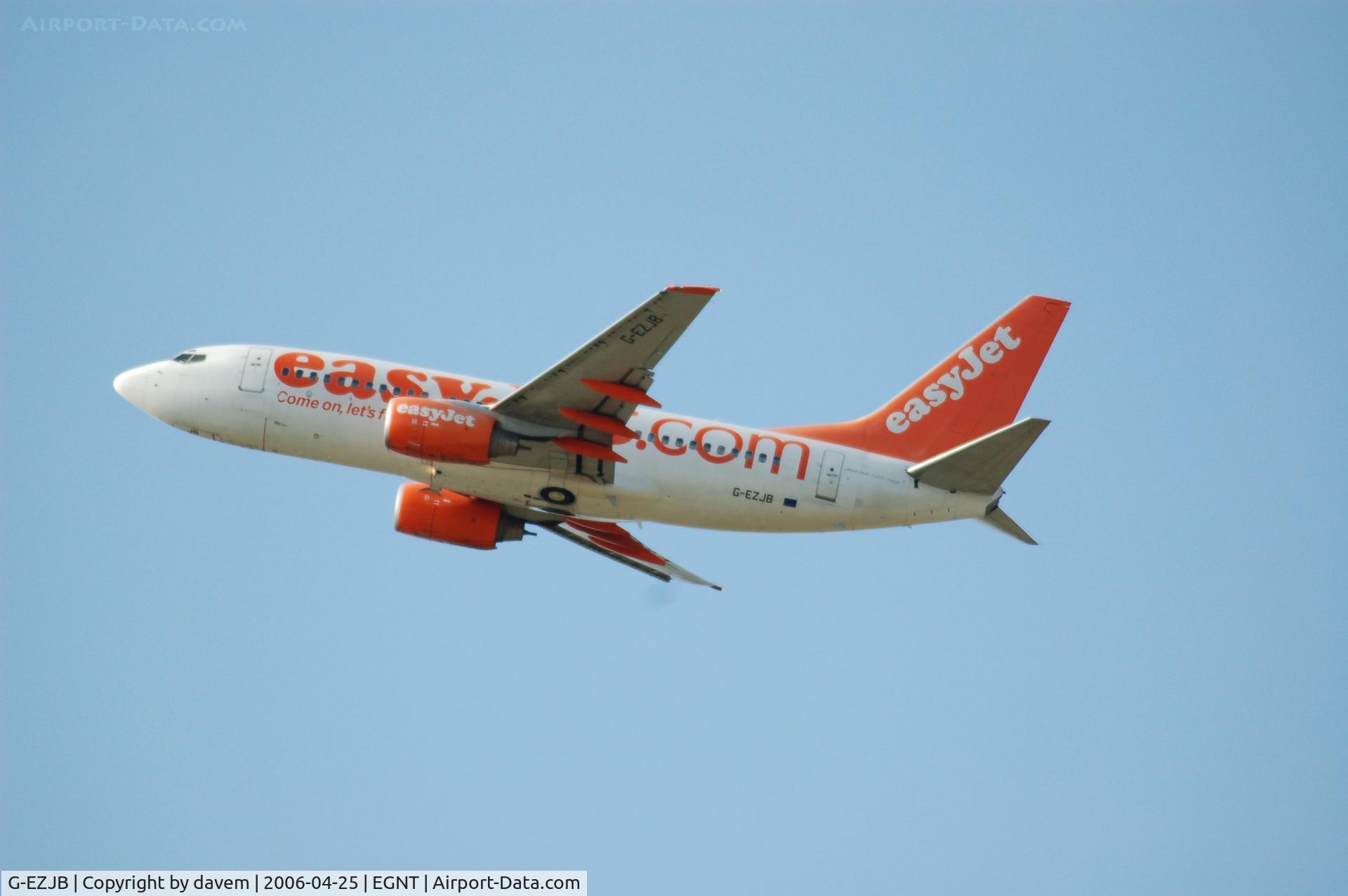 G-EZJB, 2000 Boeing 737-73V C/N 30236, Eazy 737 leaving Newcastle.