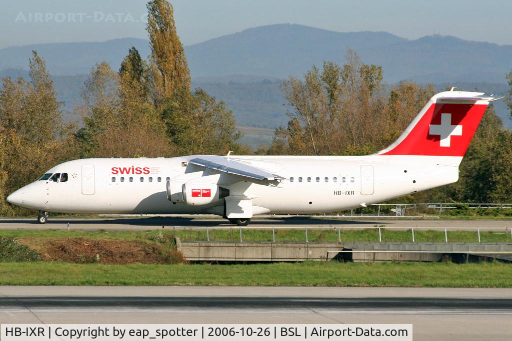 HB-IXR, 1996 British Aerospace Avro 146-RJ100 C/N E3281, on taxiway bravo