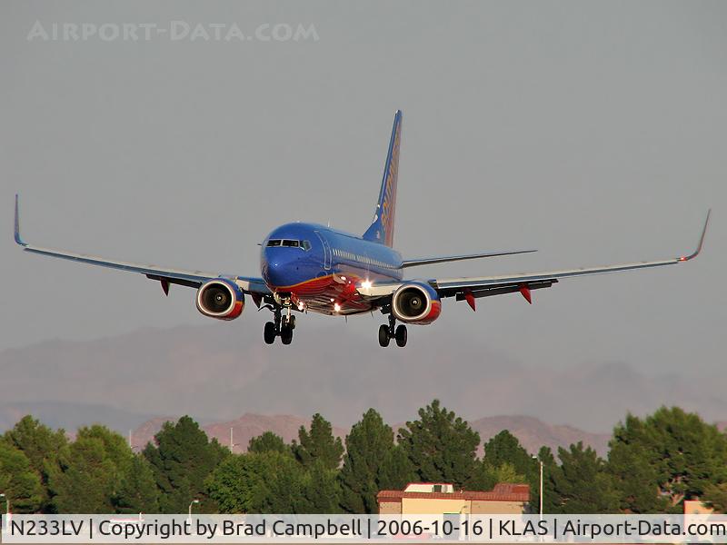 N233LV, 2006 Boeing 737-7H4 C/N 32501, Southwest Airlines / 2006 Boeing 737-7H4