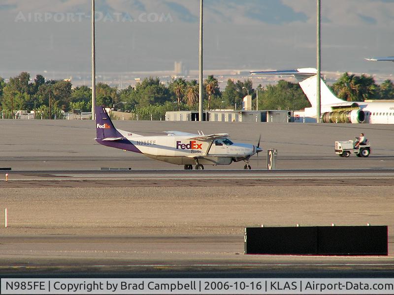 N985FE, 1988 Cessna 208B Super Cargomaster C/N 208B-0117, Federal Express - 'FedEx' / 1988 Cessna 208B - (Super Cargomaster)